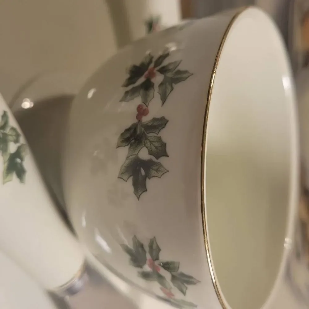 Living Quarters‎ Holiday Holly Christmas 3 Piece Pocelain Serving Ensemble